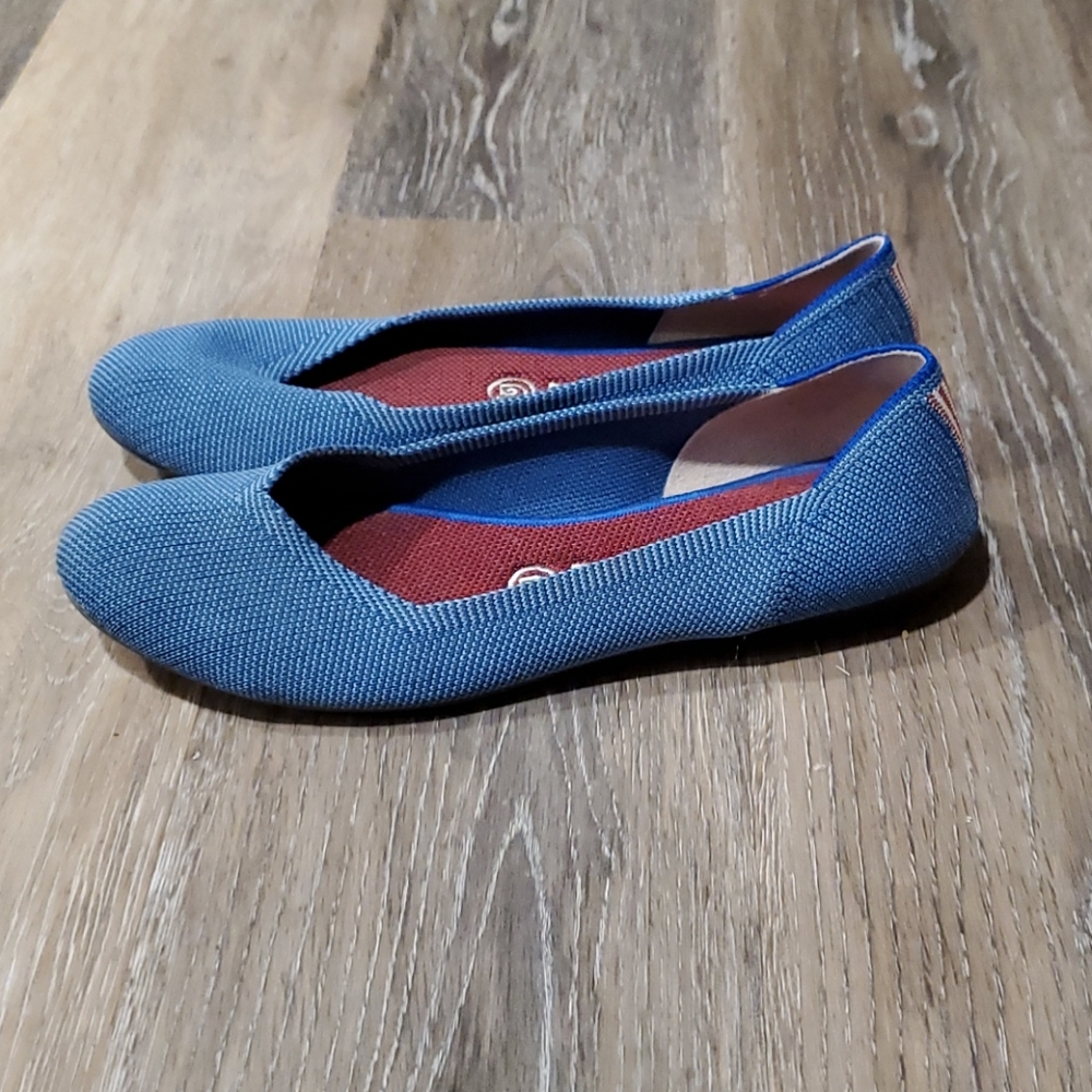 Rothys Indigo Blue red striped on back size 8 or 7